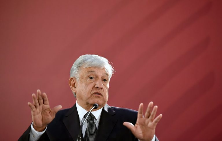 López Obrador exhortó a que no haya guerra ni confrontación armada