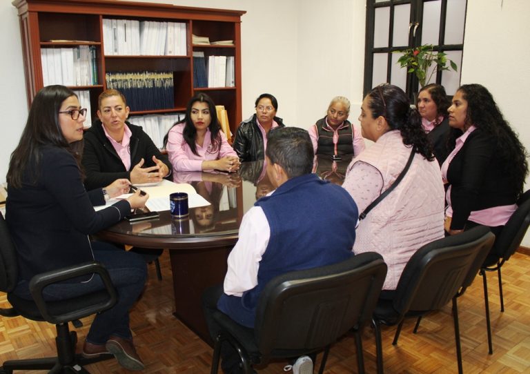 Se reúne titular de Seggob con mujeres taxistas 