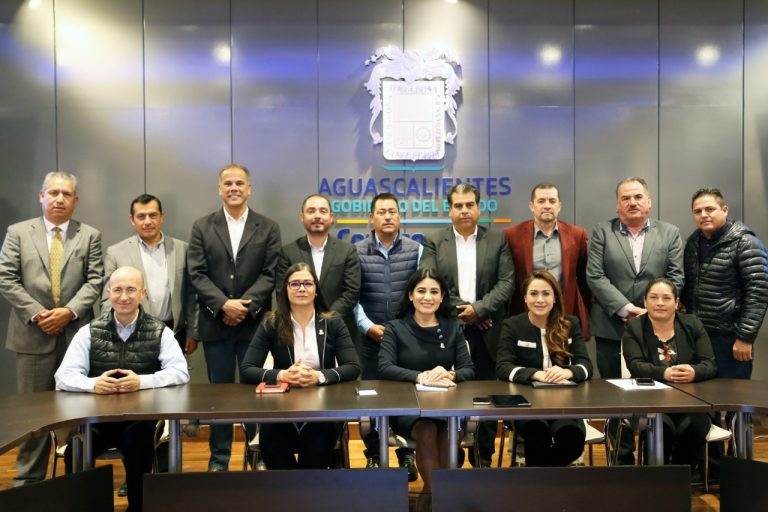 Se reúne nueva titular de la Seggob con alcaldes    