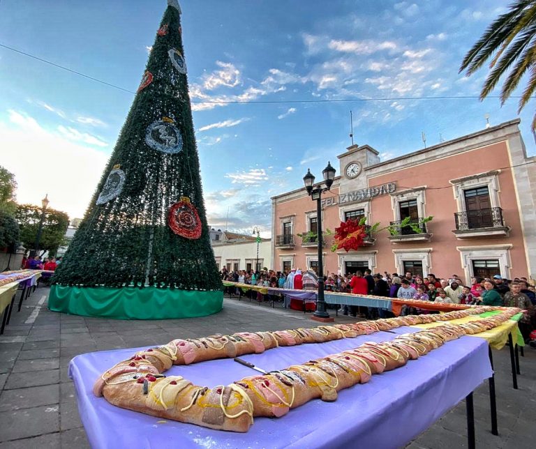 En Calvillo, Aguascalientes se compartió la rosca de Reyes
