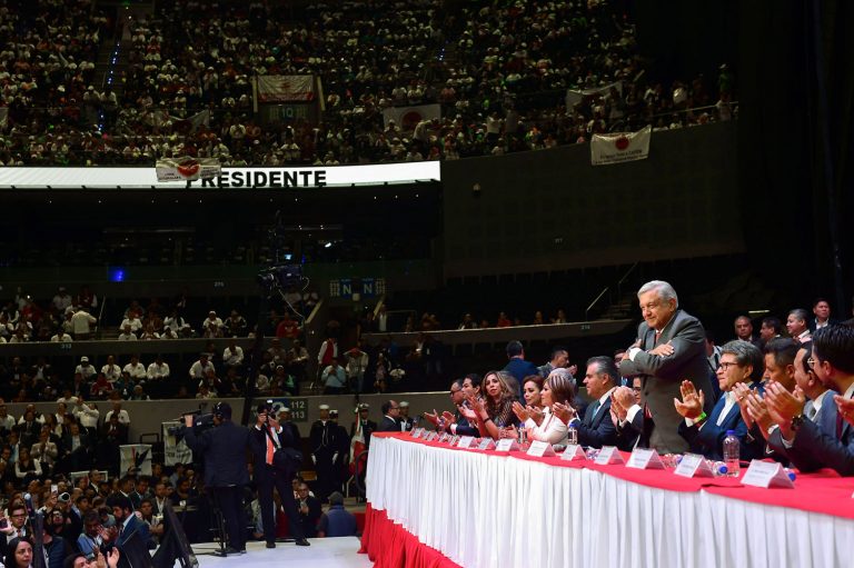 Asiste López Obrador a congreso de la Catem