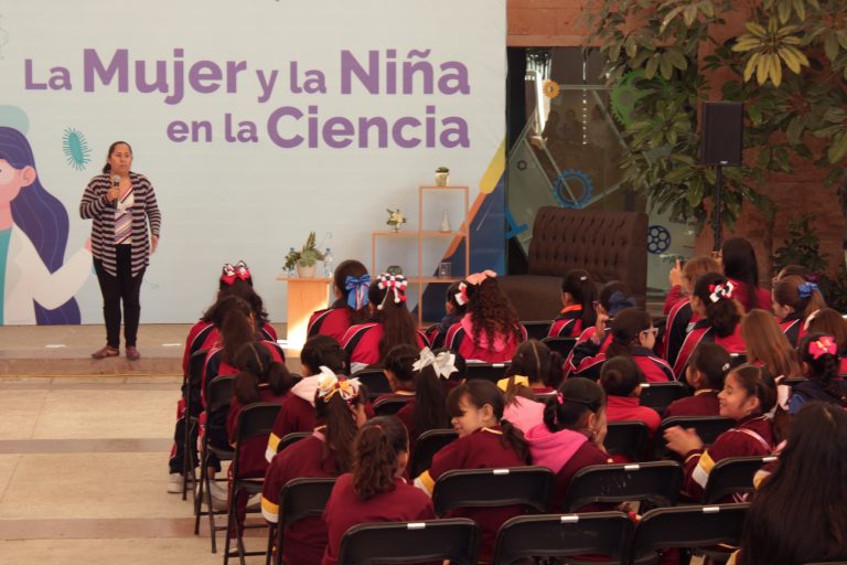 Más de 300 niñas celebran del Día Internacional de la Mujer y la Niña en la Ciencia