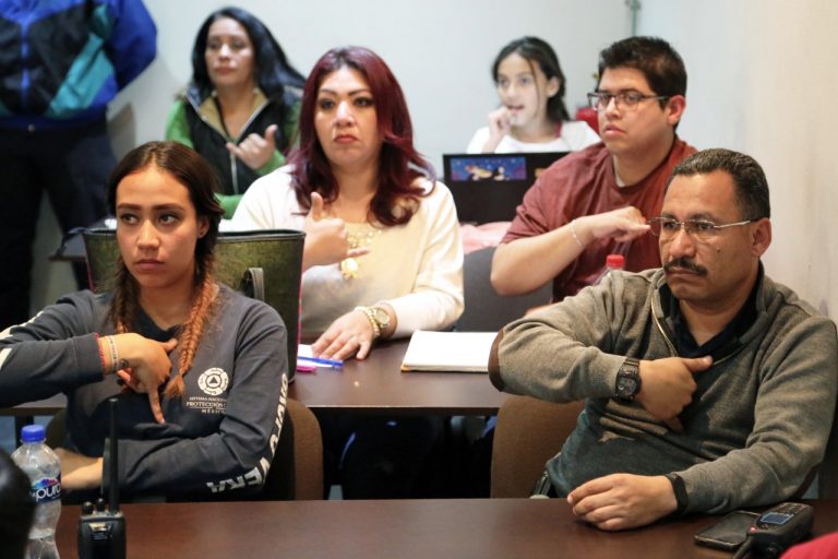 Cuerpos de emergencia de Aguascalientes se capacitan en Lenguaje de Señas