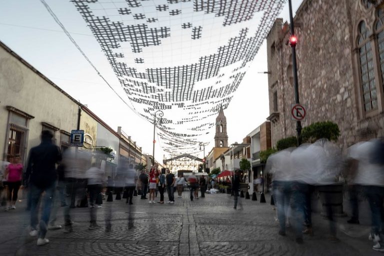 Bares y restaurantes en la feria apoyarán a que las jóvenes se diviertan de manera segura