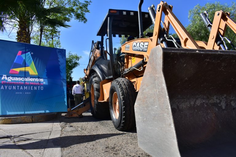 Inicia la colocación de sobrecarpeta asfáltica en avenida Héroe de Nacozari sur de Aguascalientes