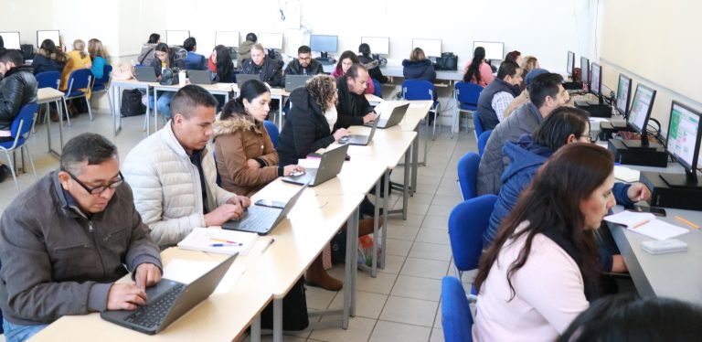 Capacita IEA a docentes en tecnología y lenguaje de programación