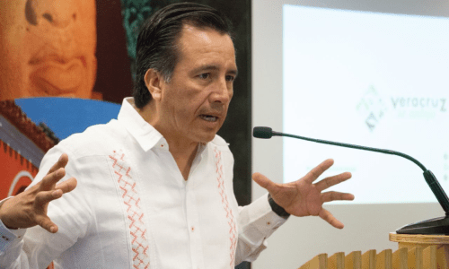 Cuitláhuac García otorga contrato por 10 millones a constructora patito de Veracruz 