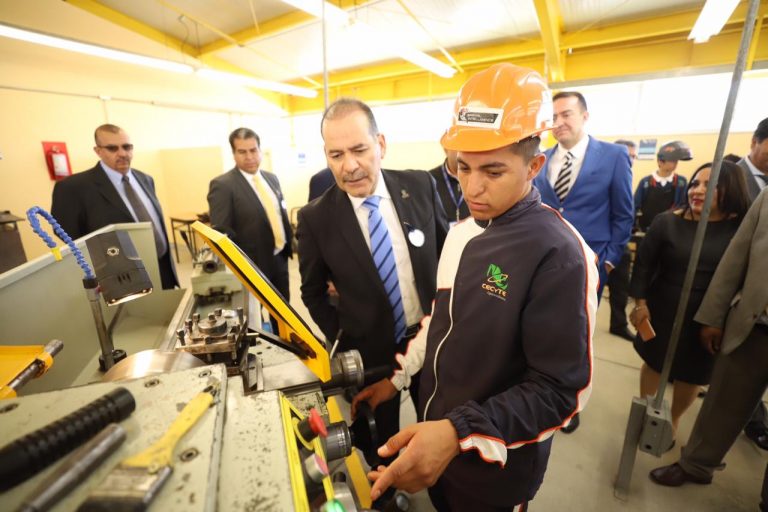 Gobernador se reunió con estudiantes del Conalep y Cecytea de Pabellón en Aguascalientes