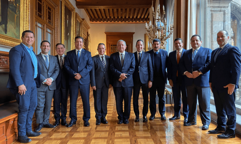 INSABI: ¿Qué negociaron los gobernadores del PRI y qué pedían los del PAN?