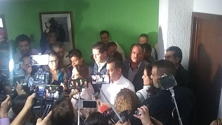 Alcaldes de Aguascalientes se solidarizan con edil de San José de Gracia, Fiscal dice que cateo fue conforme a la ley