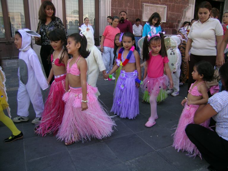 El Desfile de Primavera/ Imágenes de Aguascalientes 