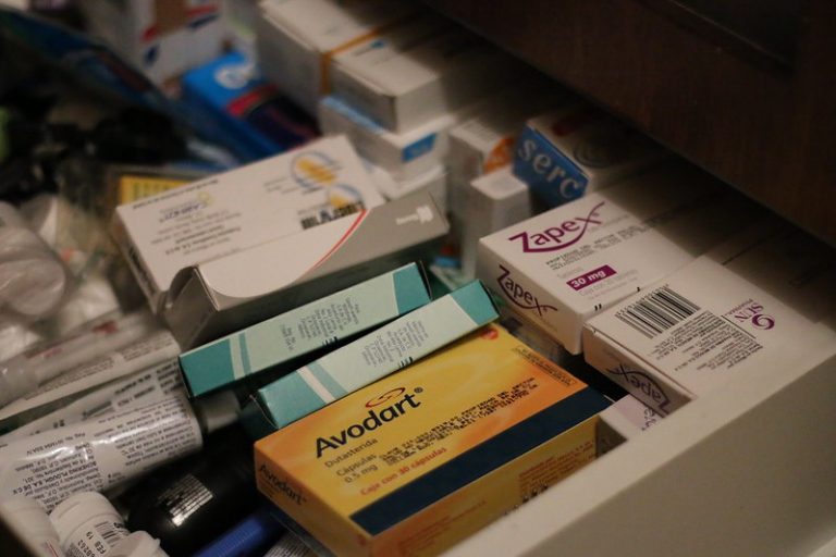 Issea pide no automedicarse, para coronavirus todavía no existe medicamento