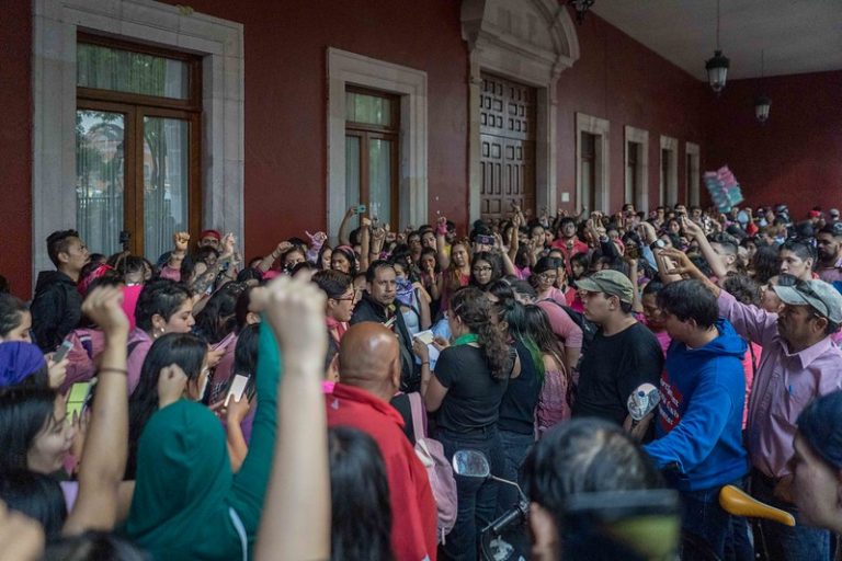 Gobierno e instituciones no deben politizar manifestaciones feministas