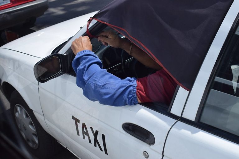 Concesiones de taxis en Aguascalientes las llegan a vender hasta por 500 mil pesos