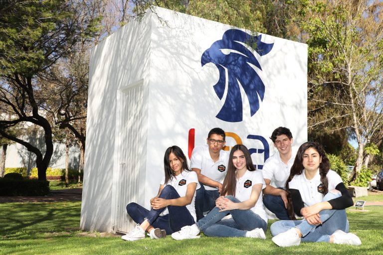 Alumnos de Bachillerato de la Autónoma de Aguascalientes Oriente alistan su participación para el F1 In Schools