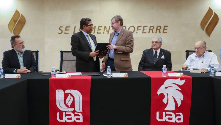 Firman convenio UAA y Fundación Maestro Alfredo Sinclair Ballesteros