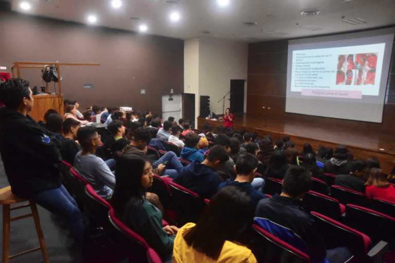 Talleres de prevención del embarazo adolescente 