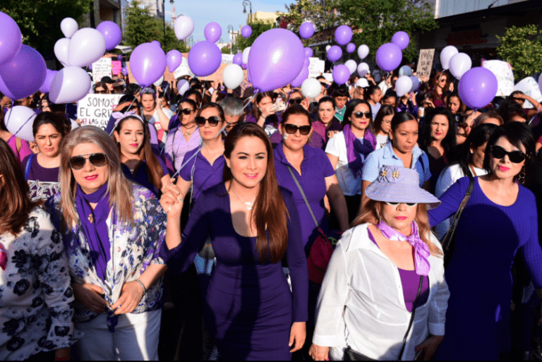 La alcaldesa de Aguascalientes acompañó marcha por Día de la Mujer