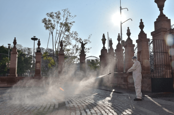 Continúa la desinfección de espacios  de Aguascalientes