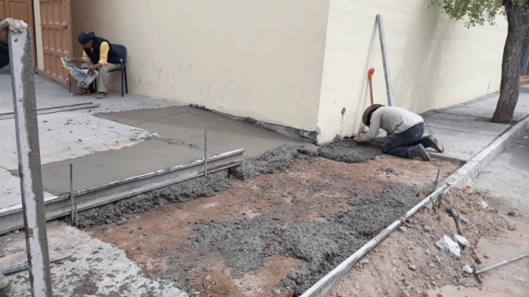 SOPMA rehabilita y da mantenimiento a banquetas de Aguascalientes