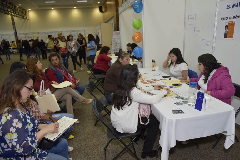 Más de 30 empresas participan en la segunda feria de empleo para la mujer de Aguascalientes