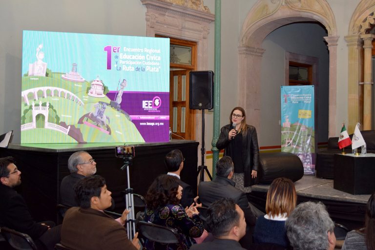 Participación de las mujeres, fundamental para la democracia