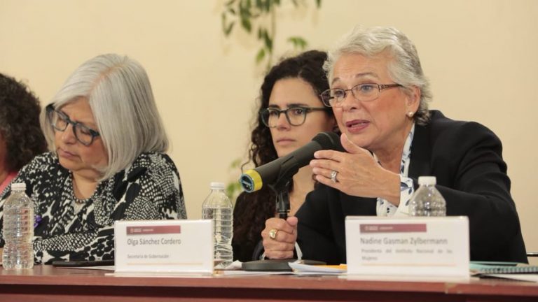 En vista de protestas del 8 de marzo, gobierno presenta acciones para mujeres