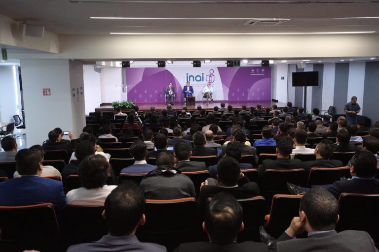 Dan plática sobre la igualdad de género y erradicación de la violencia contra las mujeres en el INAI