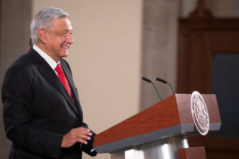 Presenta UIF informe de acciones contra la corrupción