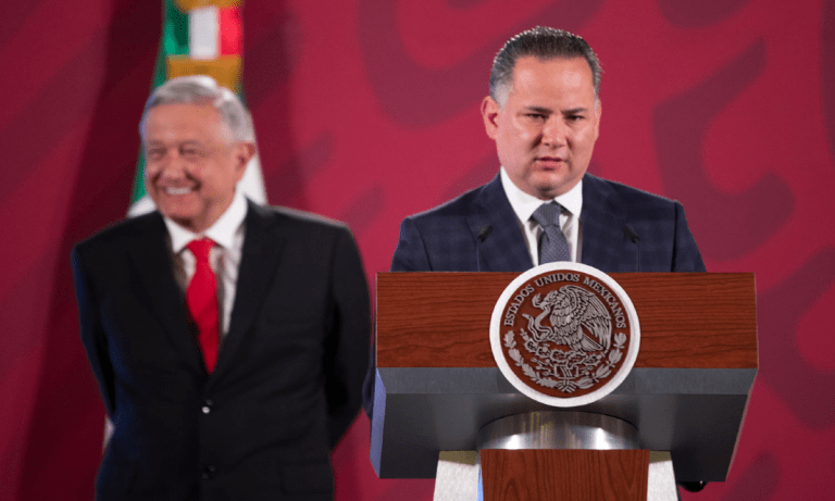 El escritorio en llamas de Santiago Nieto