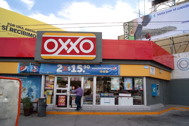 Abusones. Los magnates de Oxxo y 7-Eleven no quieren pagar la renta