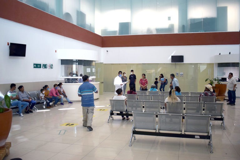 Al 12 de abril, reportan muy graves a dos pacientes por COVID-19,  en el HGZ 2 del IMSS en Aguascalientes