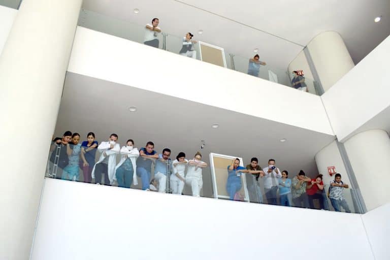 “No nos dejan ir”. Estudiantes de medicina denuncian presiones y riesgos de contagio