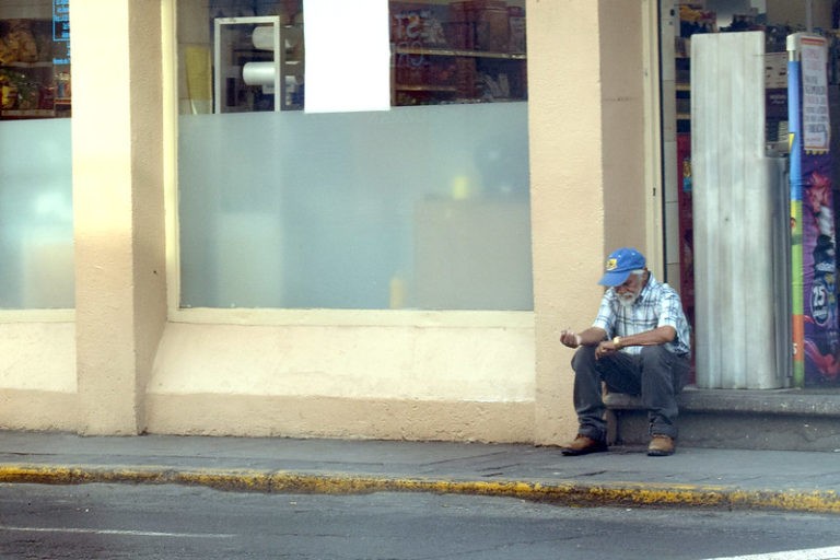 En descuido, el 60% de personas que vive en pobreza