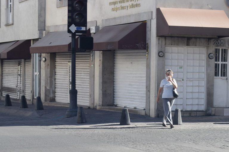 Covid-19 llegó para quedarse, no se va a ir: Francisco Márquez, infectólogo 