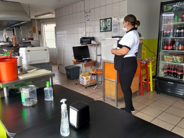 Piden meseros independientes apoyo al Gobierno del Estado de Aguascalientes a causa de pandemia por COVID-19