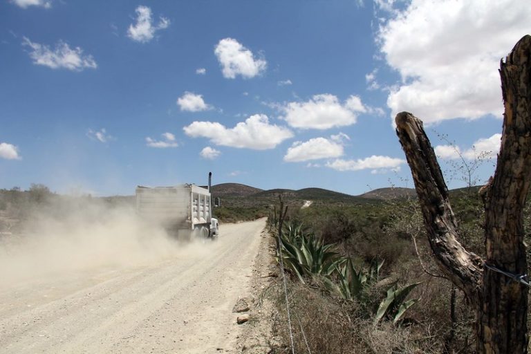 Disminuye en un 16% asalto a camiones de carga en carreteras