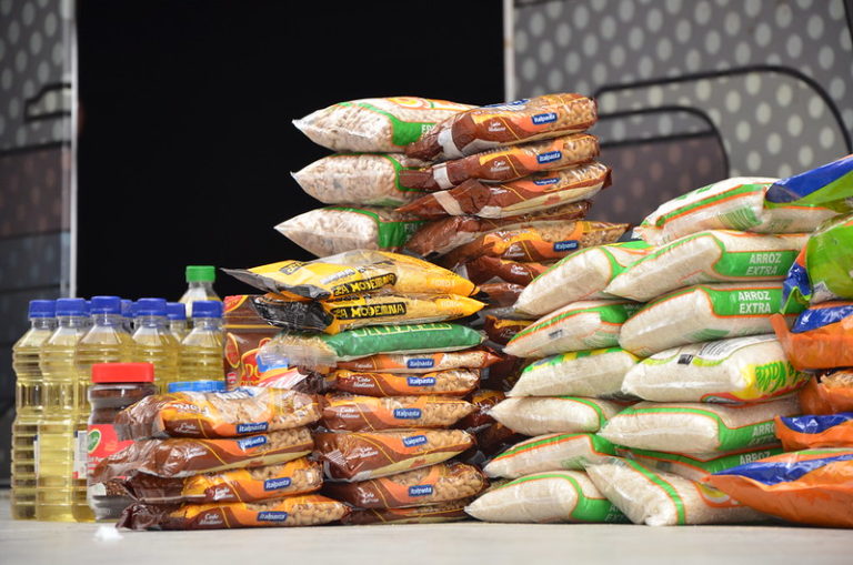 DIF Aguascalientes entregó apoyos alimenticios en la colonia Los Pericos