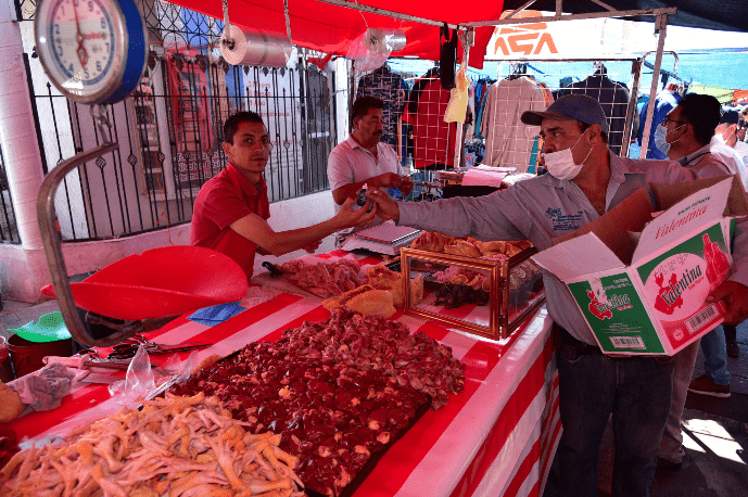 Continúan visitando tianguis de Aguascalientes para promocionar medidas de higiene contra el Coronavirus