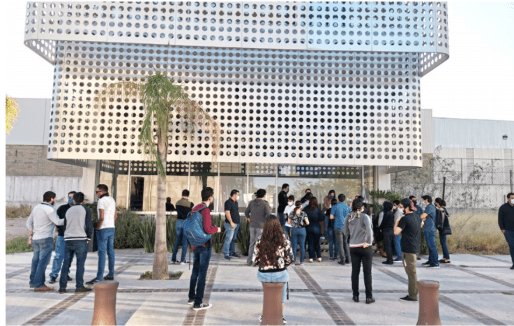 A causa del COVID-19, impiden ingreso a trabajadores de Front Runner Technologies en Aguascalientes