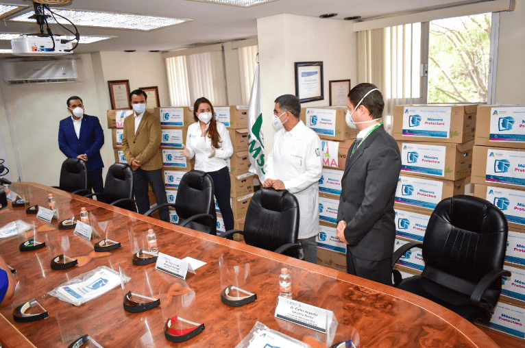 Alcaldesa de Aguascalientes entregó caretas protectoras al sector salud