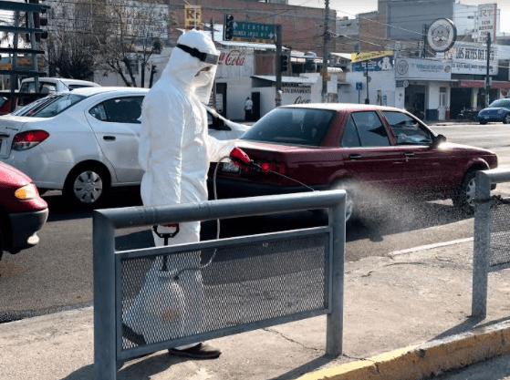 En Aguascalientes, continúa operativo para sanitizar terminales, paraderos y sitios del COVID-19 