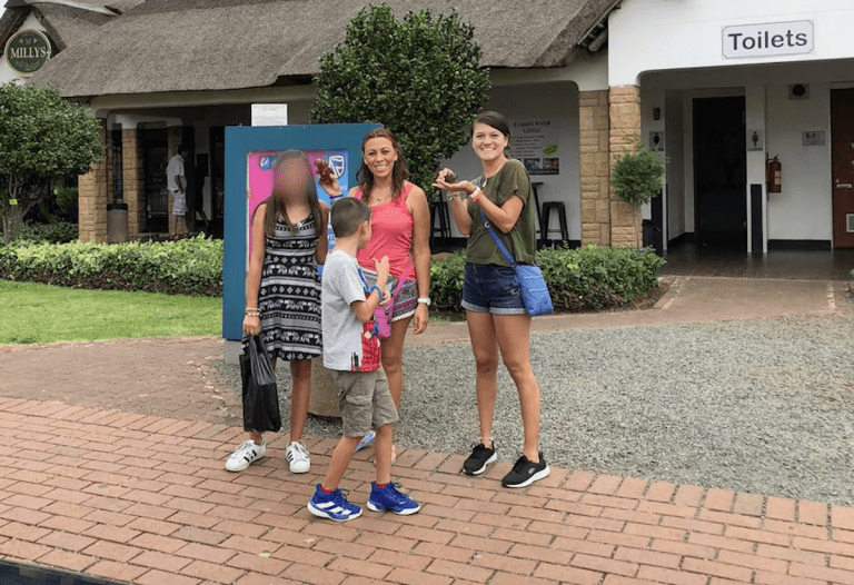 Varada en Sudáfrica y sin dinero