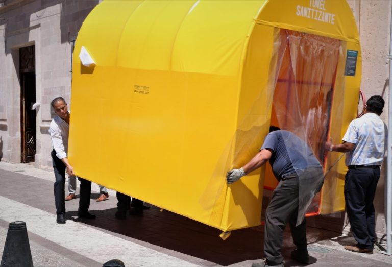 Instalan en Jesús María túneles sanitizantes contra el COVID-19