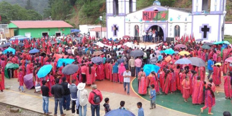 Premian a investigadora del Ciesas por publicación de desplazadas en la región triqui