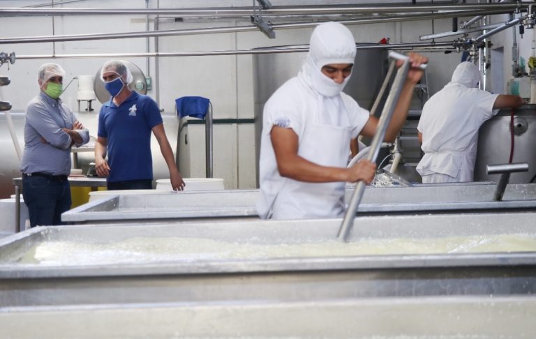 Continúan trabajando empresas familiares en Aguascalientes