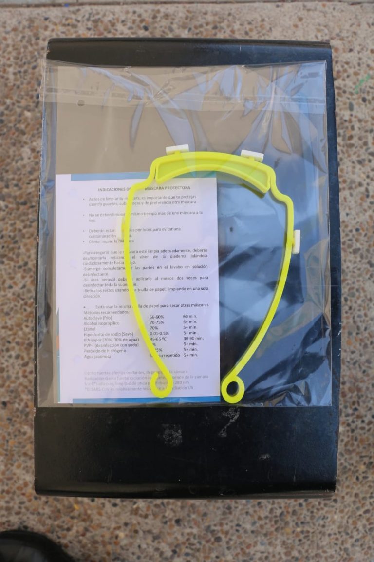 Entrega UTNA 50 máscaras protectoras para personal del Hospital Hidalgo en Aguascalientes   