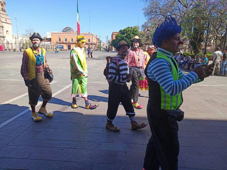 Payasos de Aguascalientes piden apoyo tras quedarse sin trabajo por Covid-19