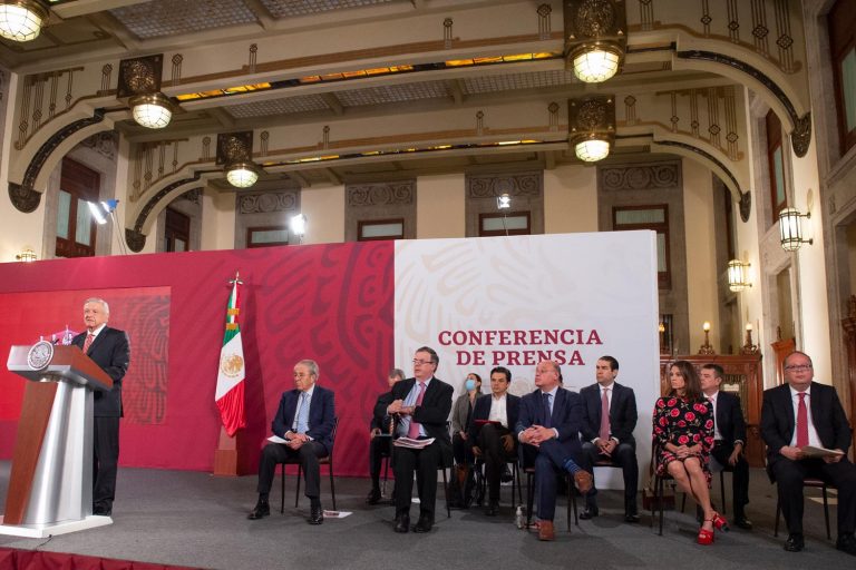 Las mañaneras, “púlpito” para corromper la agenda y fijar términos del debate público: A19