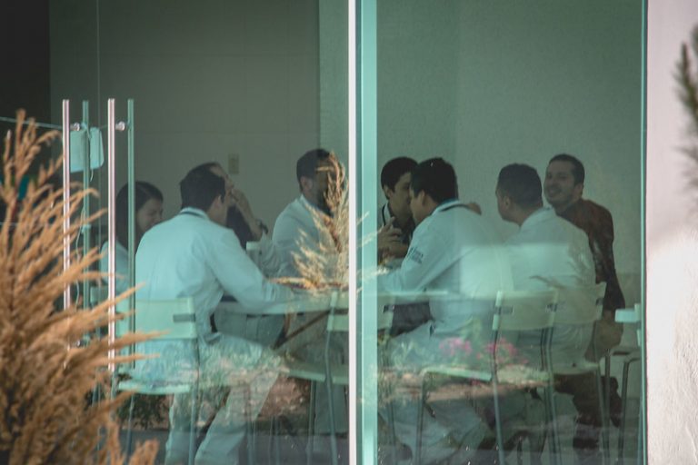 Médicos internos y residentes deben exigir insumos para seguridad